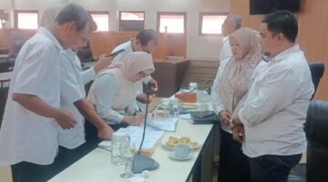 PERPANJANG KONTRAK PPPK PARUH WAKTU SEKRETARIAT DPRD SUMEDANG, TEKANKAN DISIPLIN DAN KINERJA.